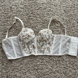 Elegant Cream Floral Lace Bustier